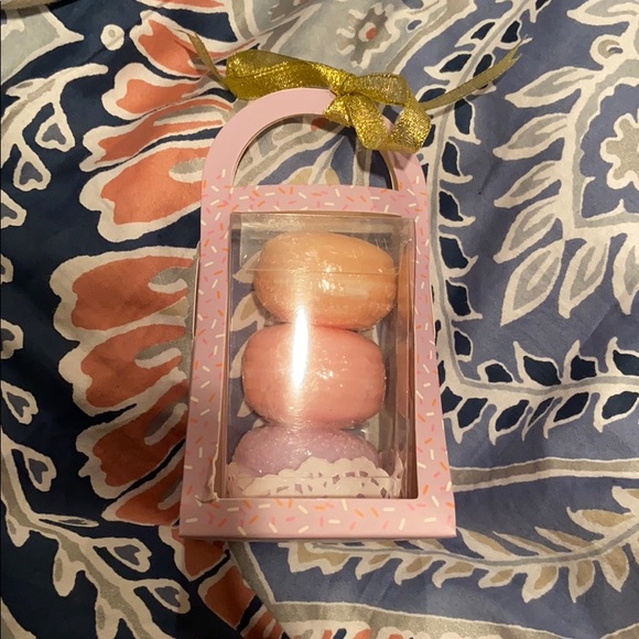 BRAND NEW macaron soap - Picture 1 of 3